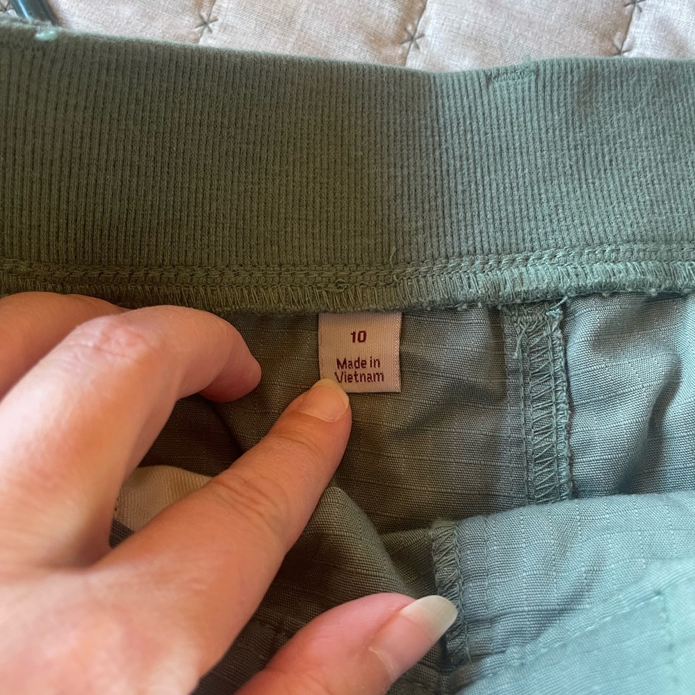 Carhartt shorts with stretch, size 10 - Picture 3 of 4